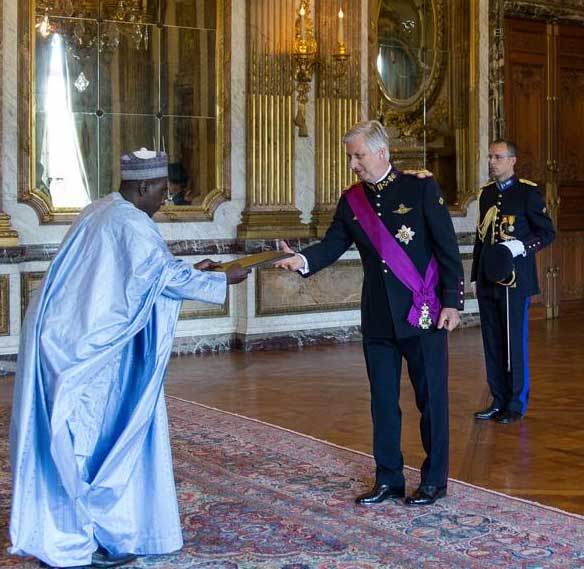 L’Ambassadeur Idé Alhassane présente ses lettres de créance à Sa Majesté le Roi Philippe de Belgique